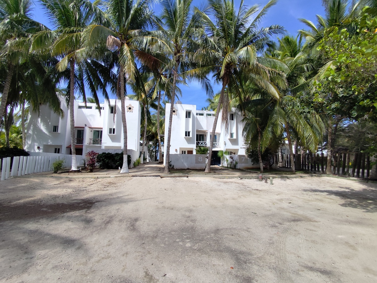 46 de 49: Area de estacionamiento