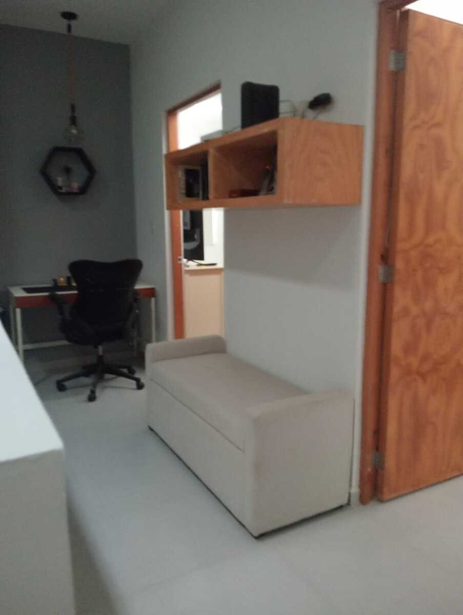 17 de 23: Área de trabajo-estancia