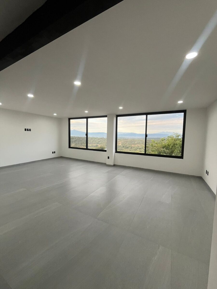 7 de 18: ESTANCIA SALA/COMEDOR CON VISTA AL LAGO