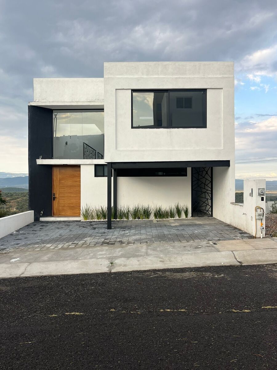 1 de 18: FACHADA