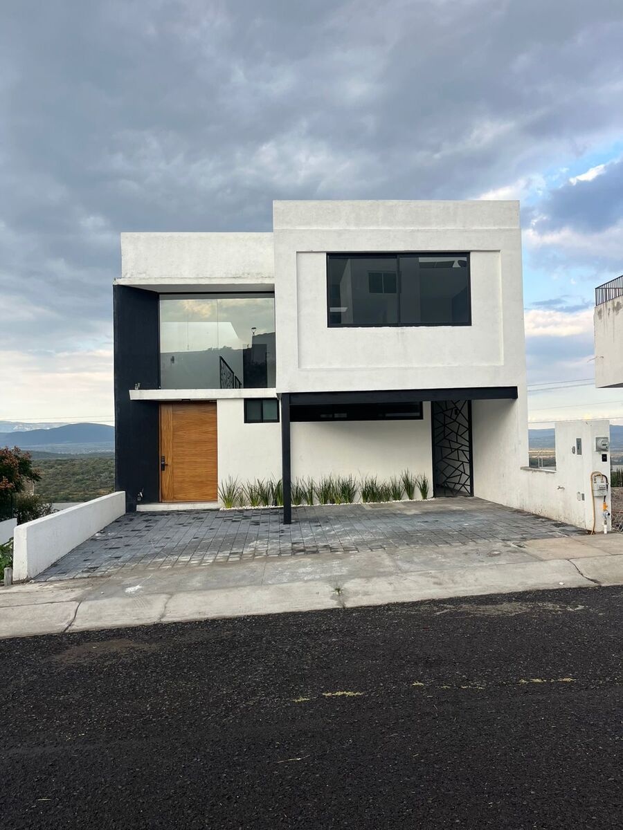 2 de 18: FACHADA2