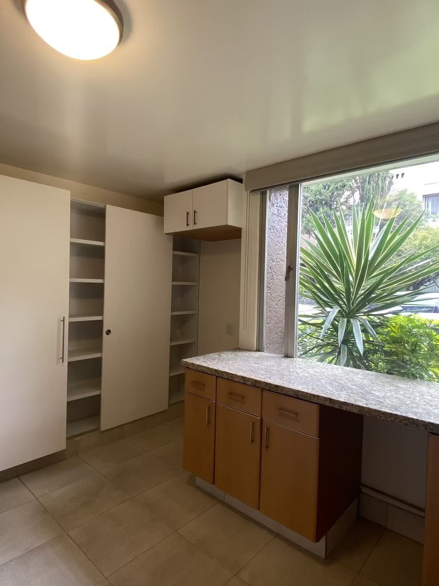 10 de 39: ALACENA EN COCINA