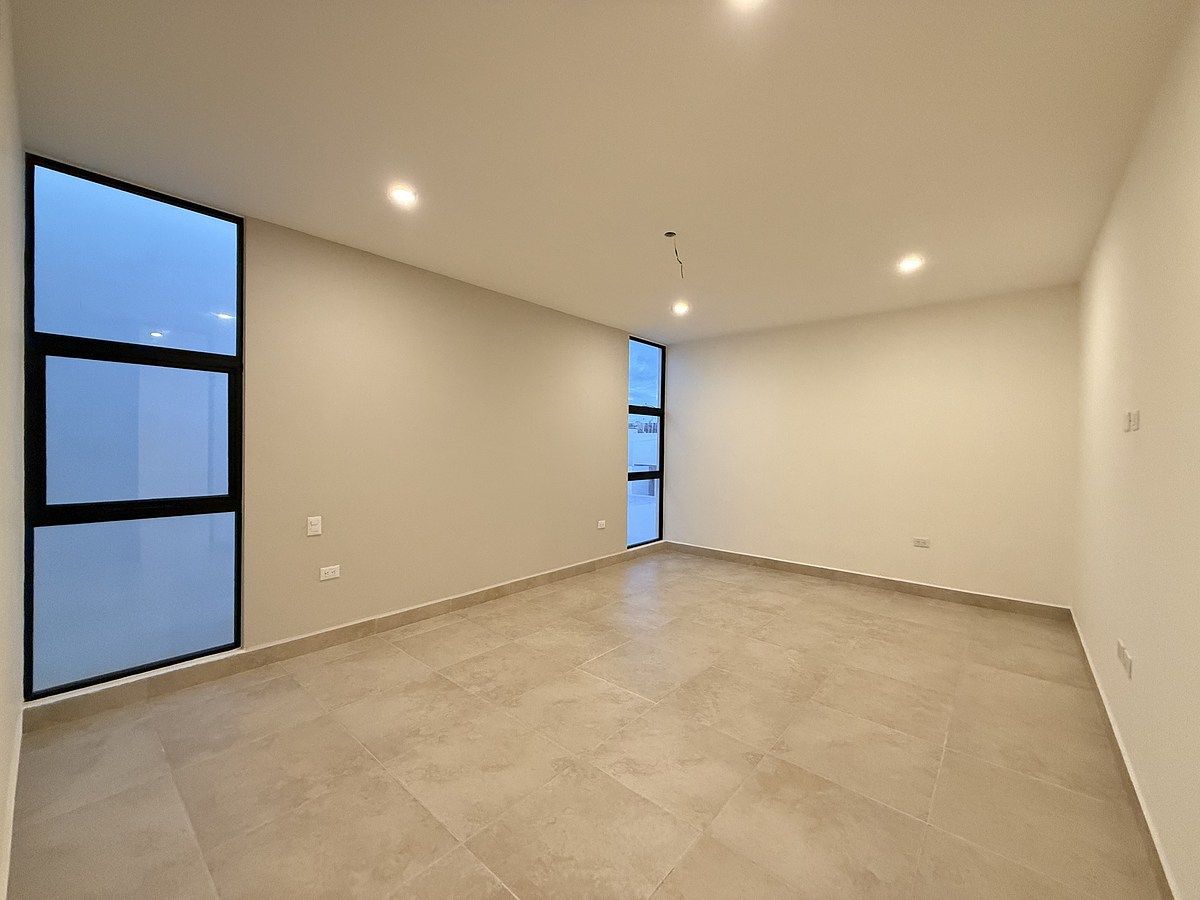 21 of 25: CUARTO PRINCIPAL