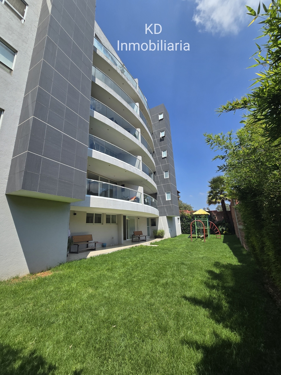 3 de 16: Fachada posterior jardin