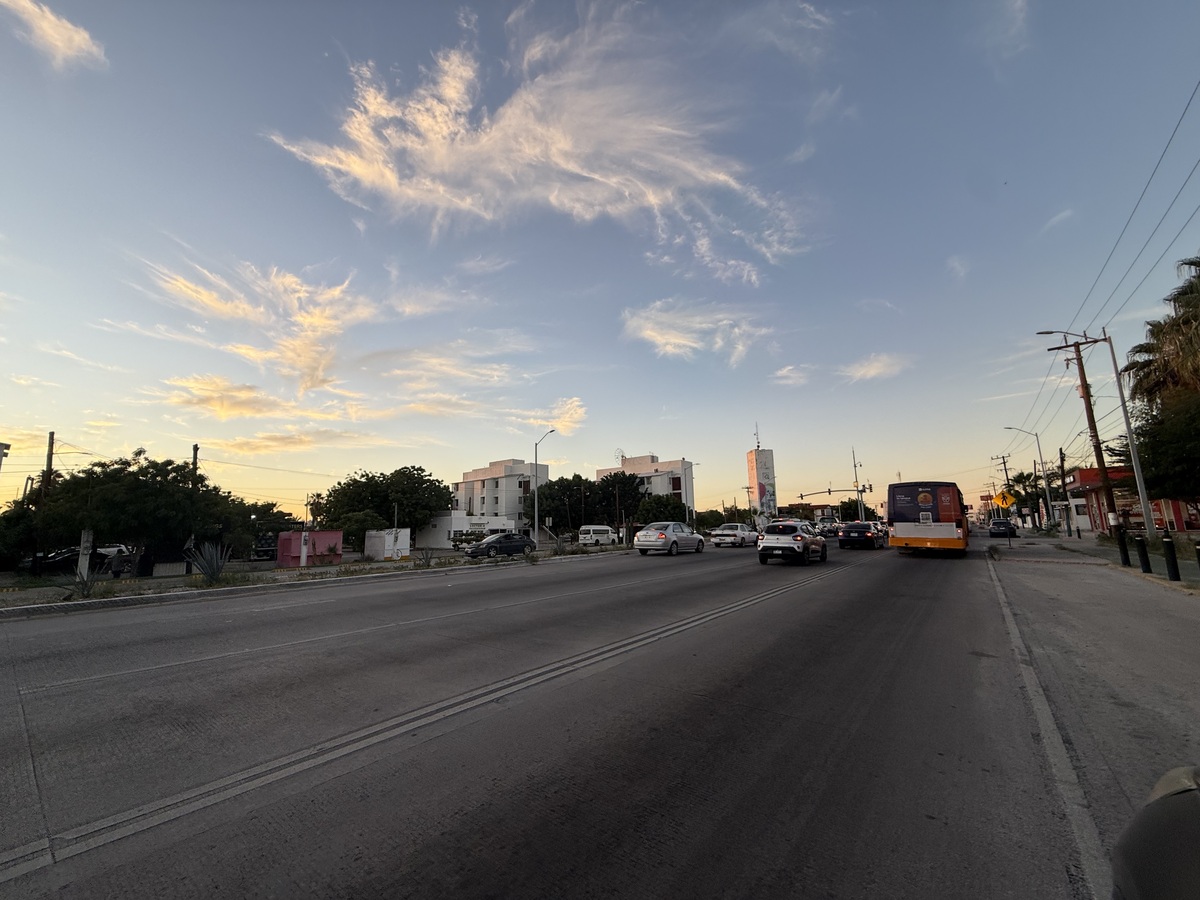 42 de 44: Frente al TEC Instituto Tecnológico de La Paz