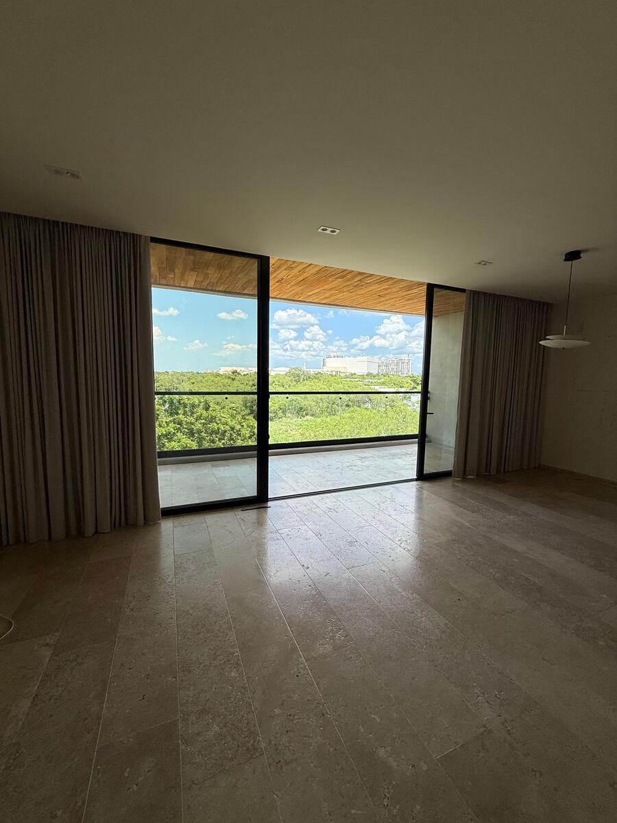 2 de 12: Sala y Comedor