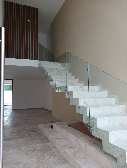 5 de 15: Escalera