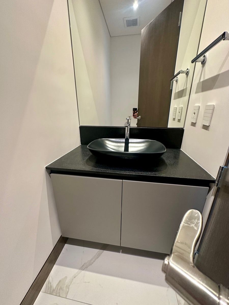 6 de 13: medio baño visitas