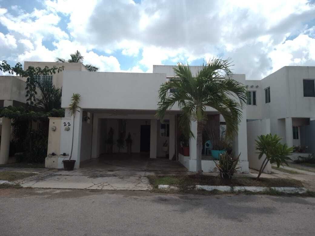 1 de 32: Fachada principal