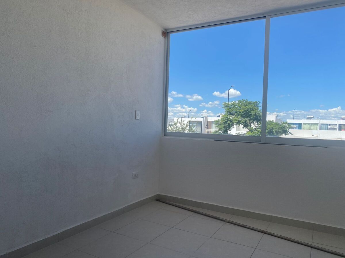 CASA EN RENTA FRACC LA VIDA