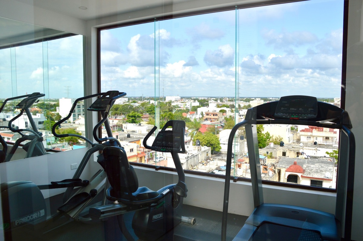 4 of 14: Gimnasio roof acceso para el propietario.