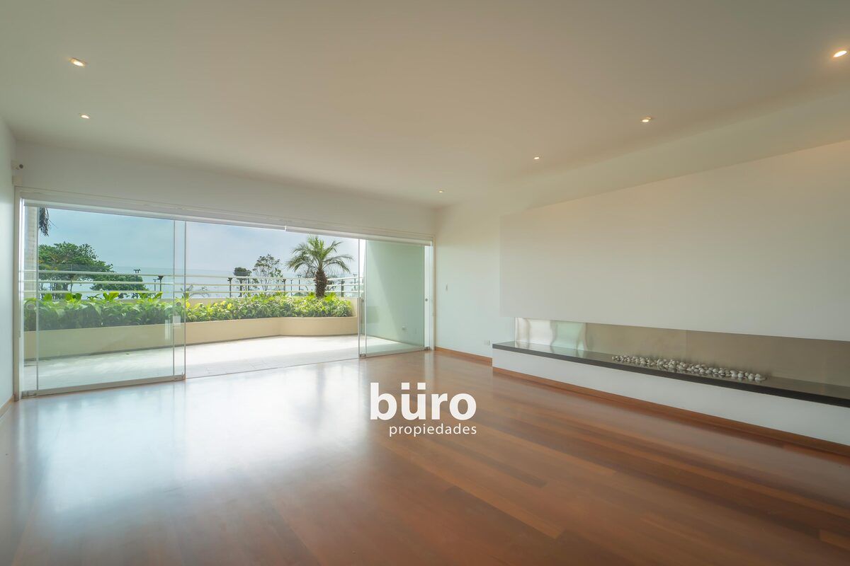 2 de 28: Sala con salida a terraza y hermosa vista al mar