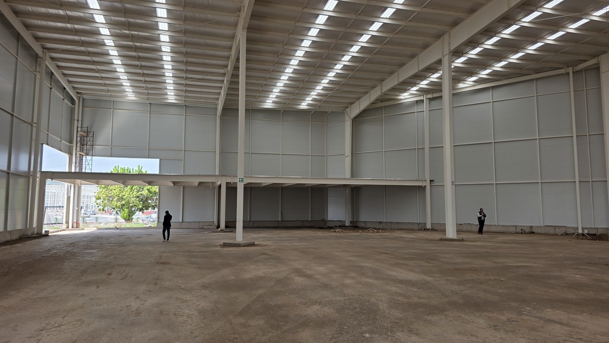 3 of 5: Nave Industrial 595 m2 con 75 KVA