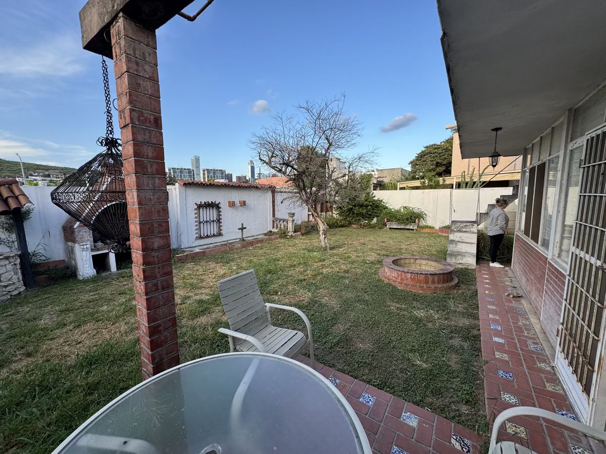 4 de 12: Jardin