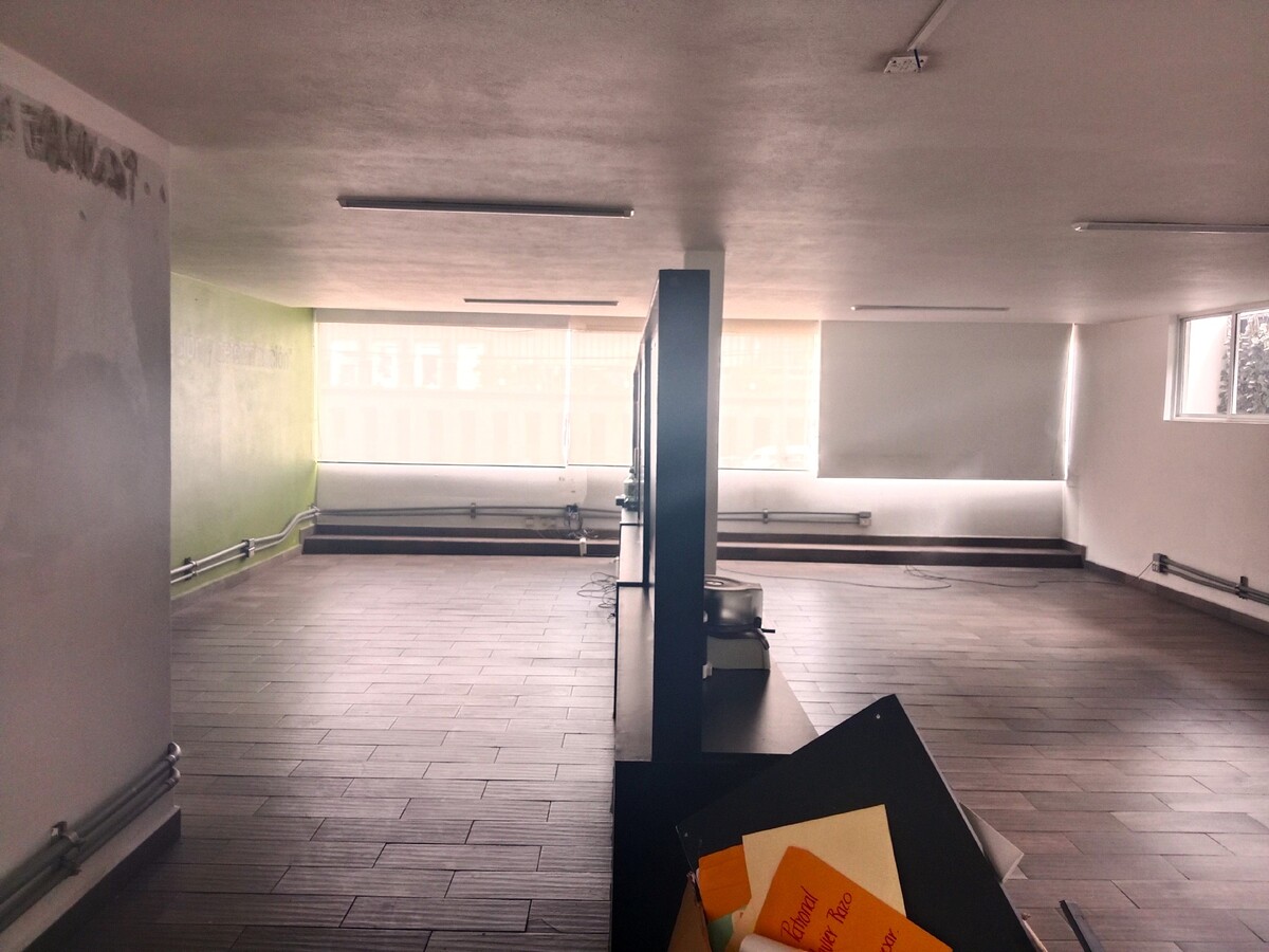 3 of 19: oficina primer piso
