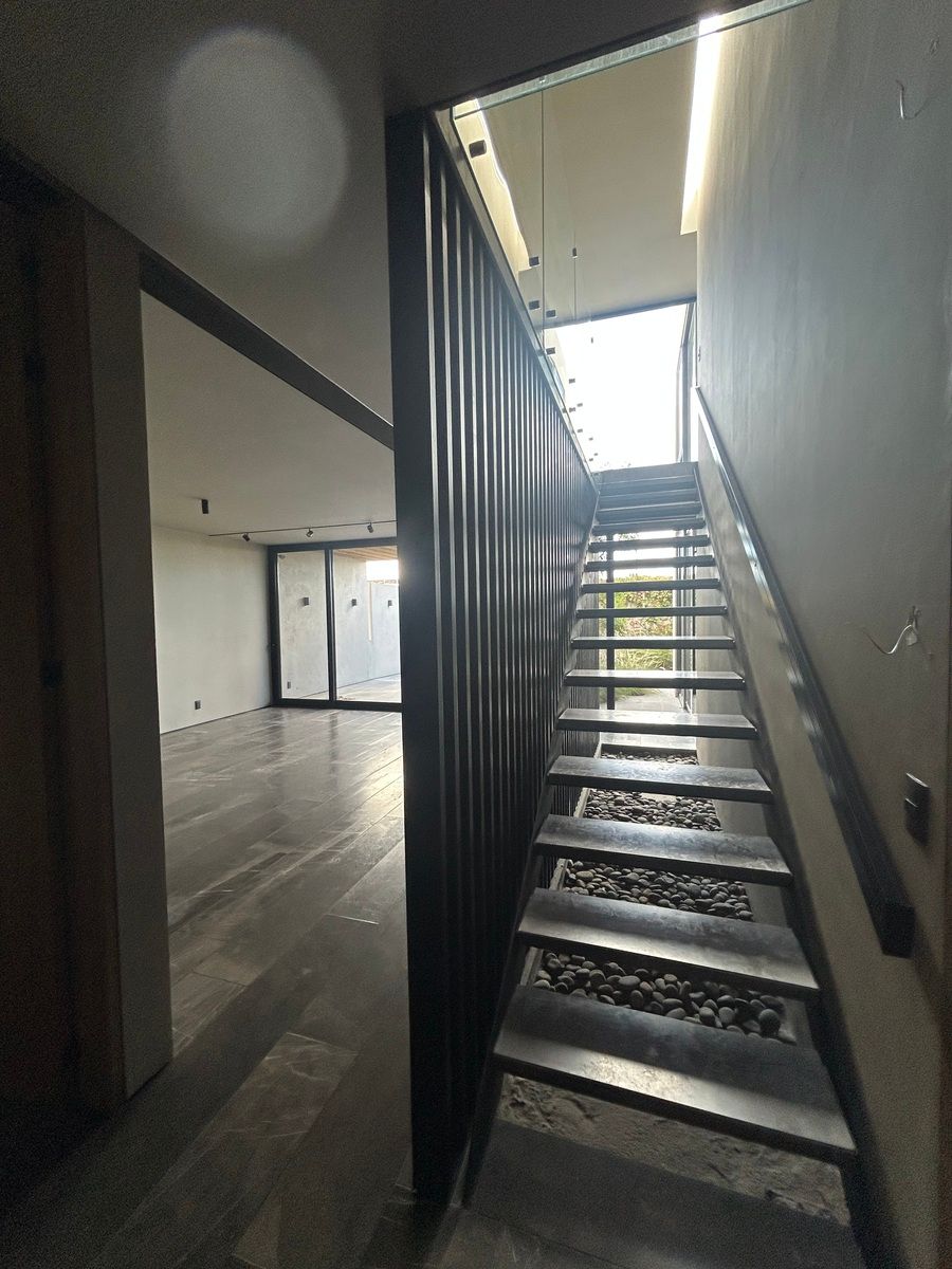 8 de 28: Acceso al segundo piso