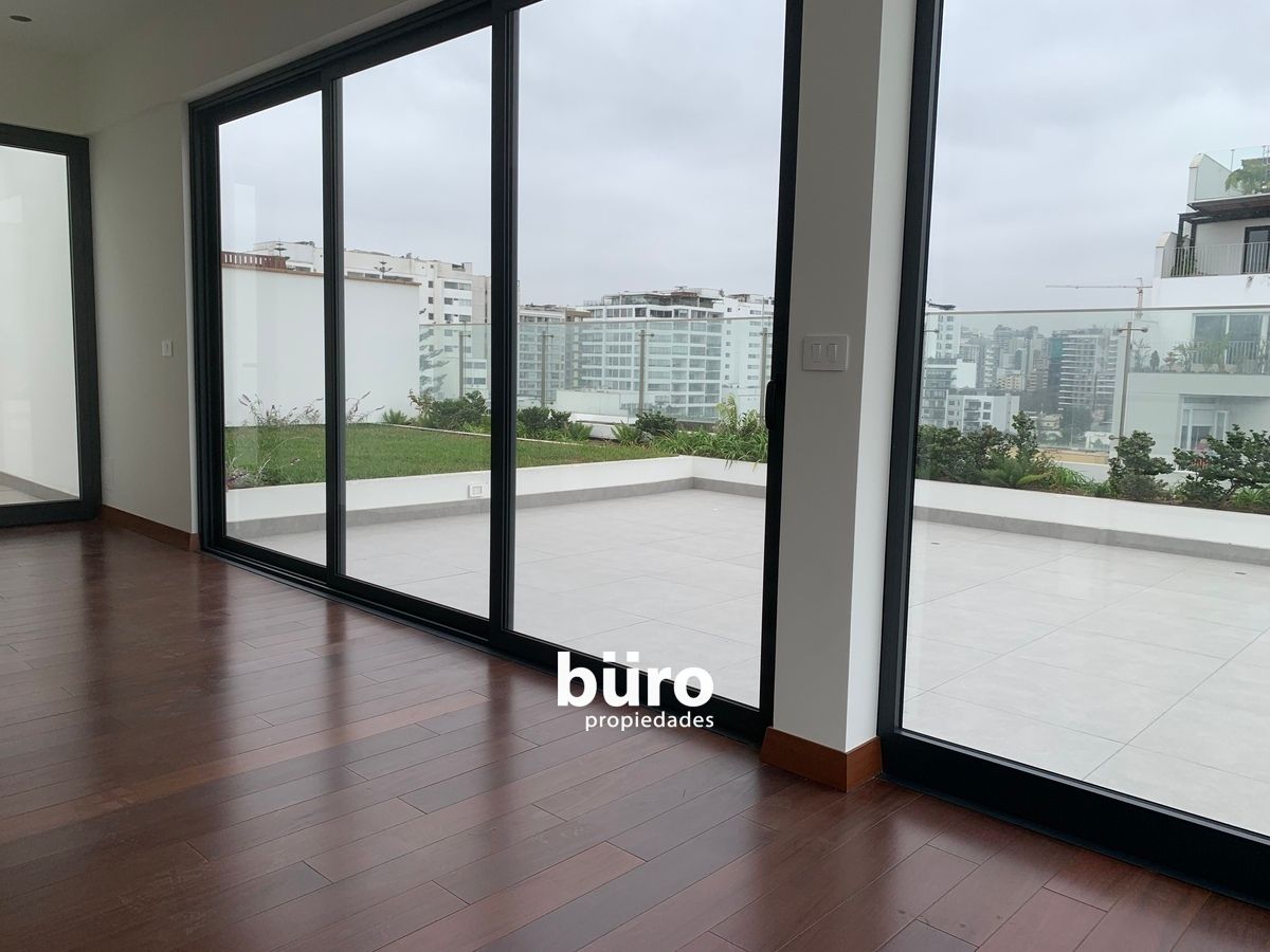 4 de 14: Segundo Nivel: sala de estar con salida a terraza