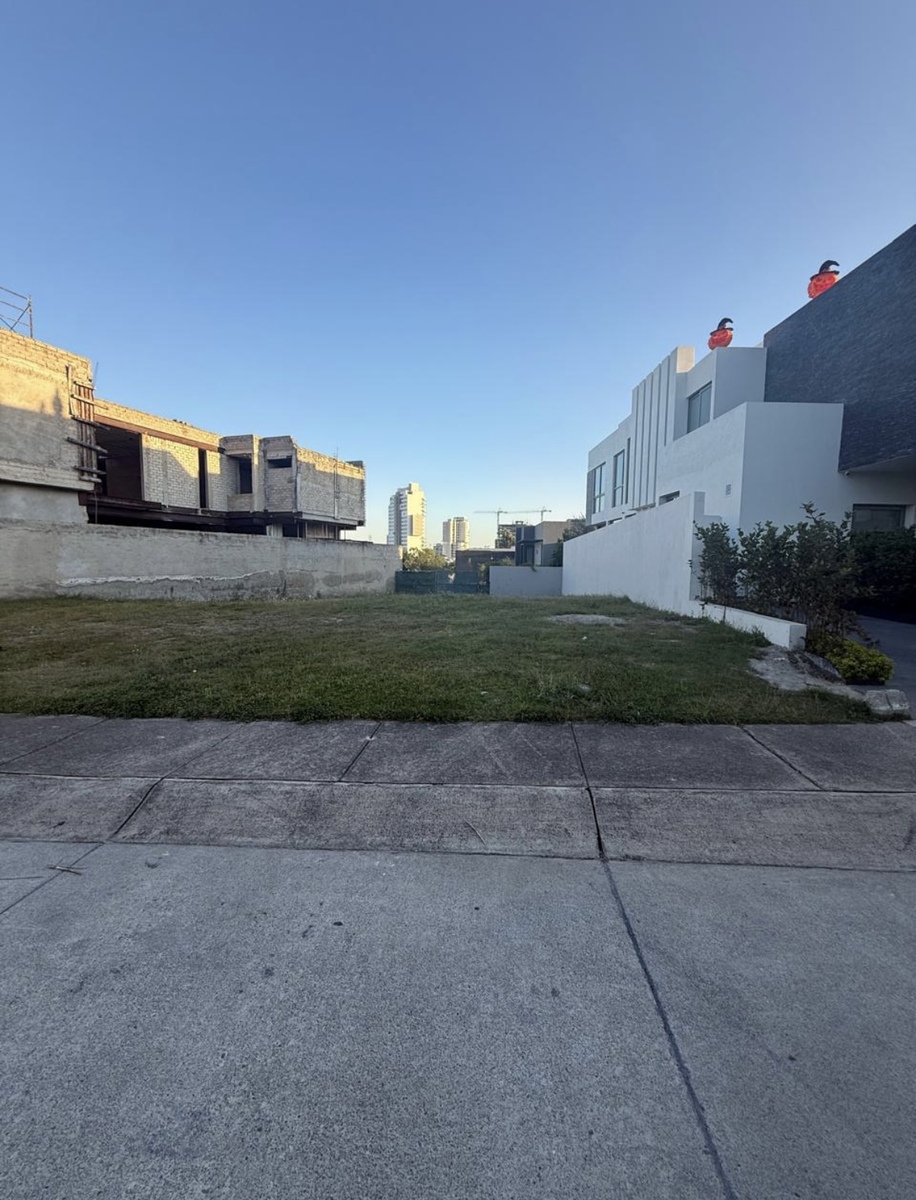 5 of 12: Terreno en venta en Puerta de Hierro Abadia
