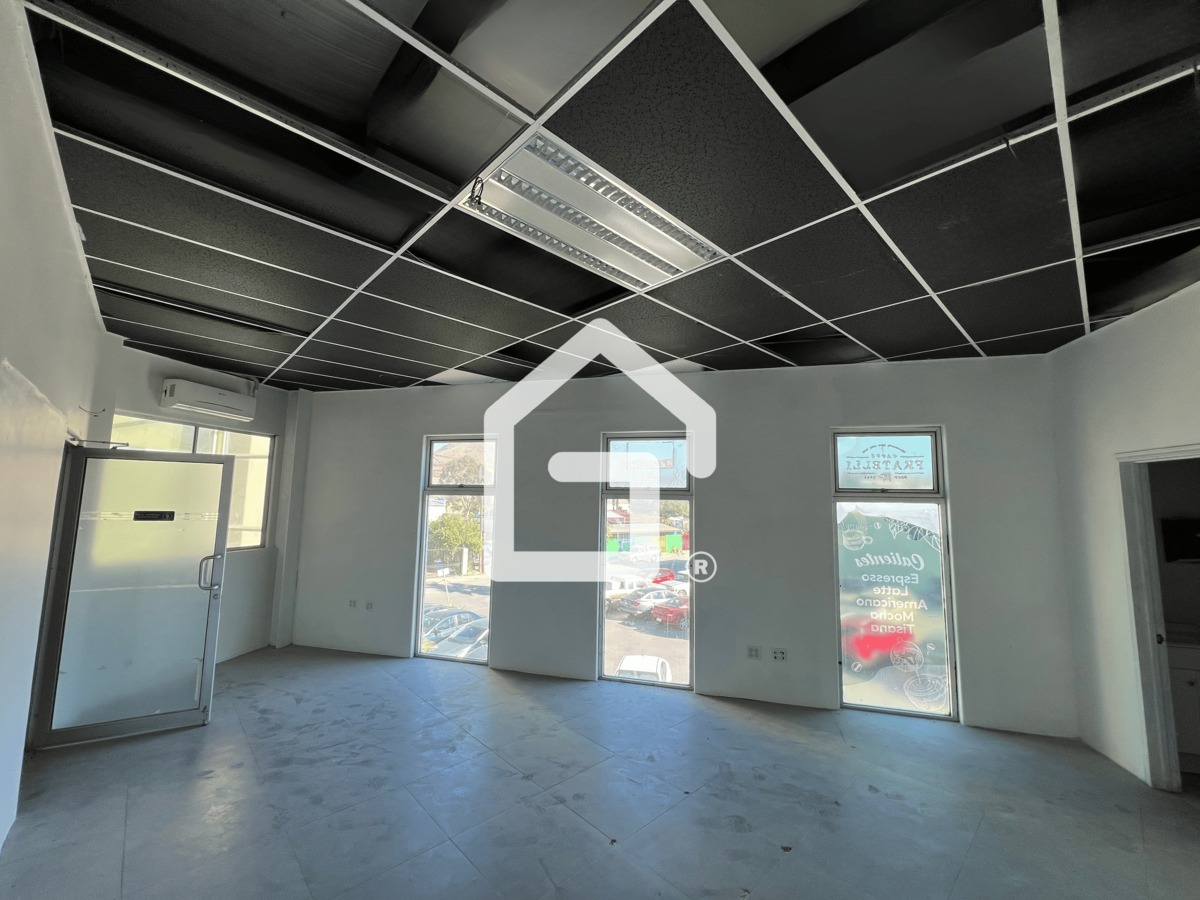 7 de 21: Espacio para un local