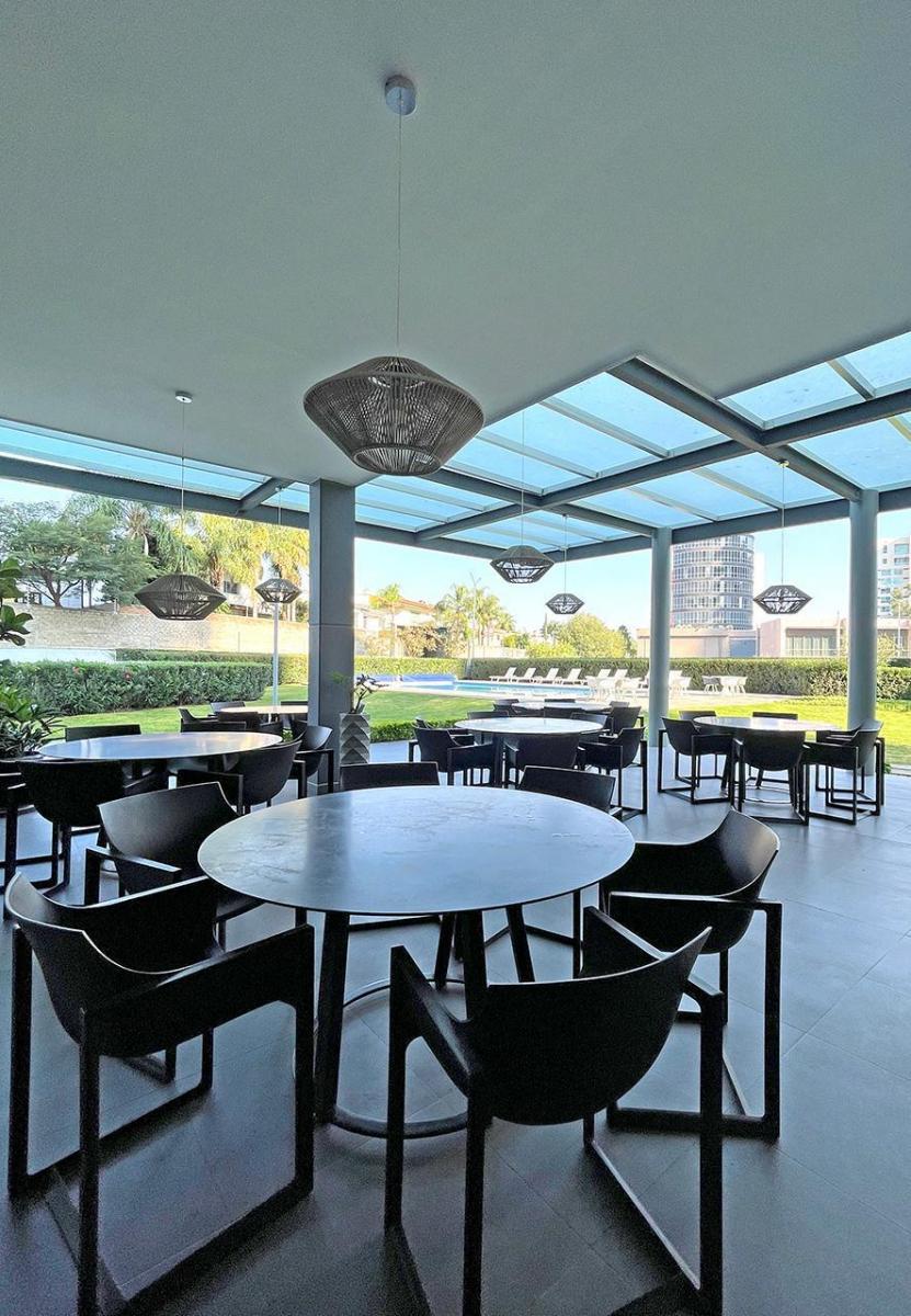 9 of 9: Terraza