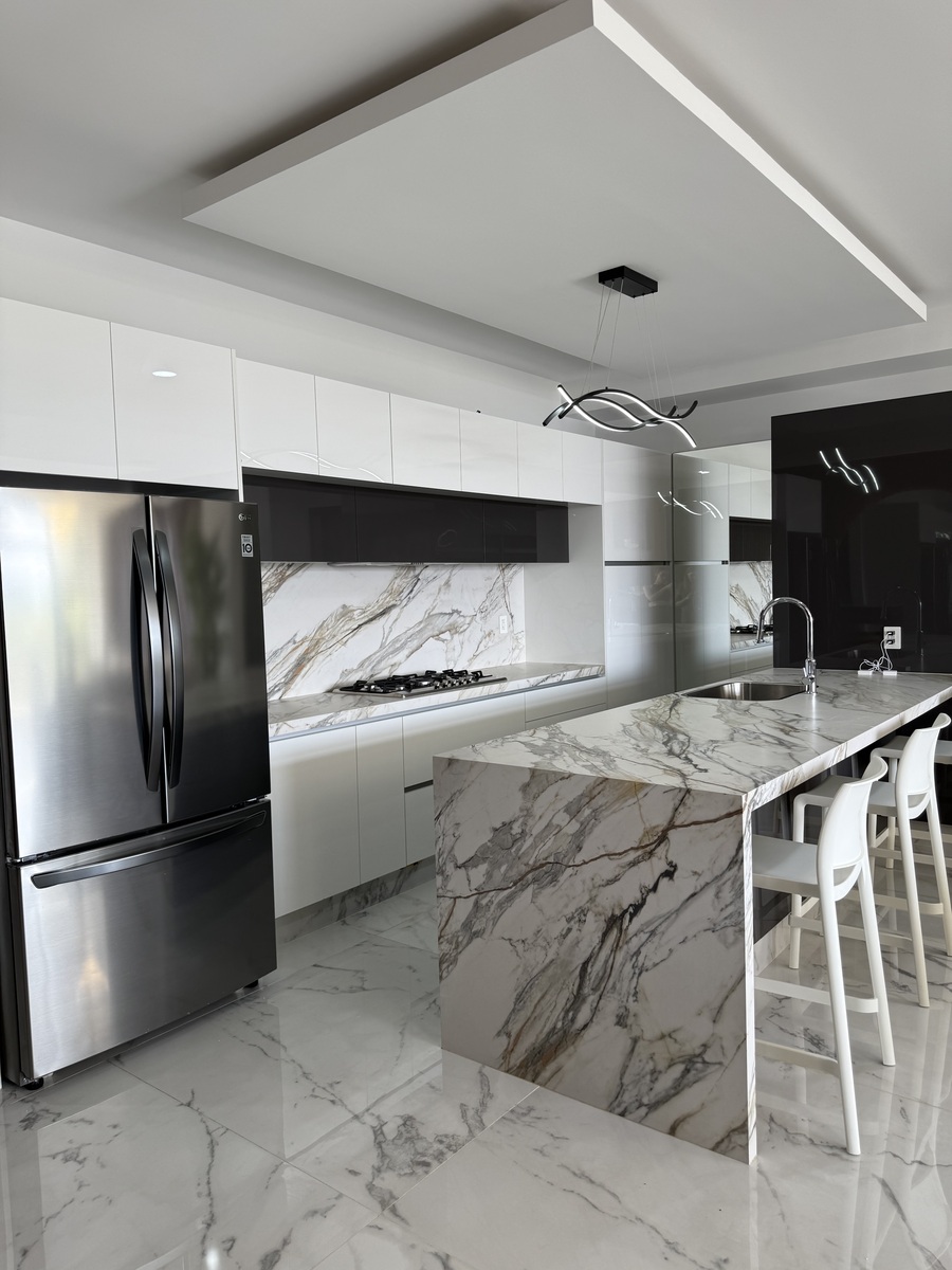 16 de 21: Cocina Equipada