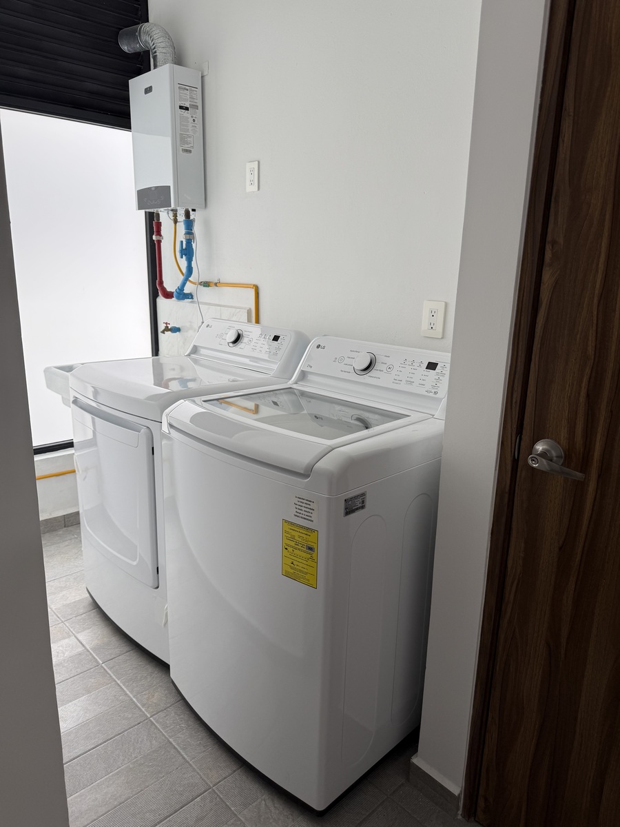 18 de 21: Cuarto de Lavado Equipado