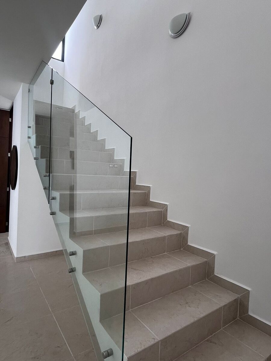 13 de 22: Escalera