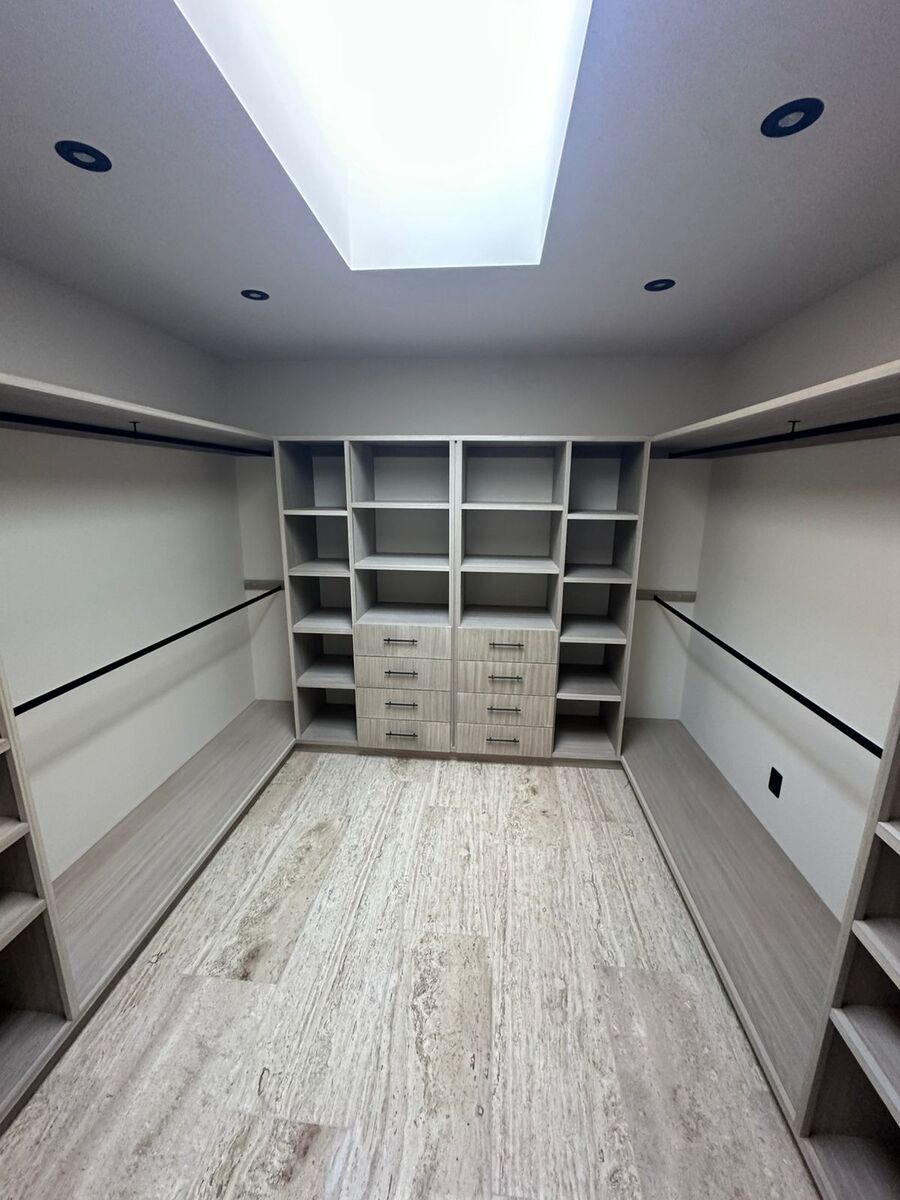 12 de 30: Vestidor principal