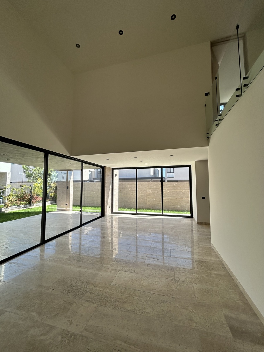 1 de 30: Sala y comedor