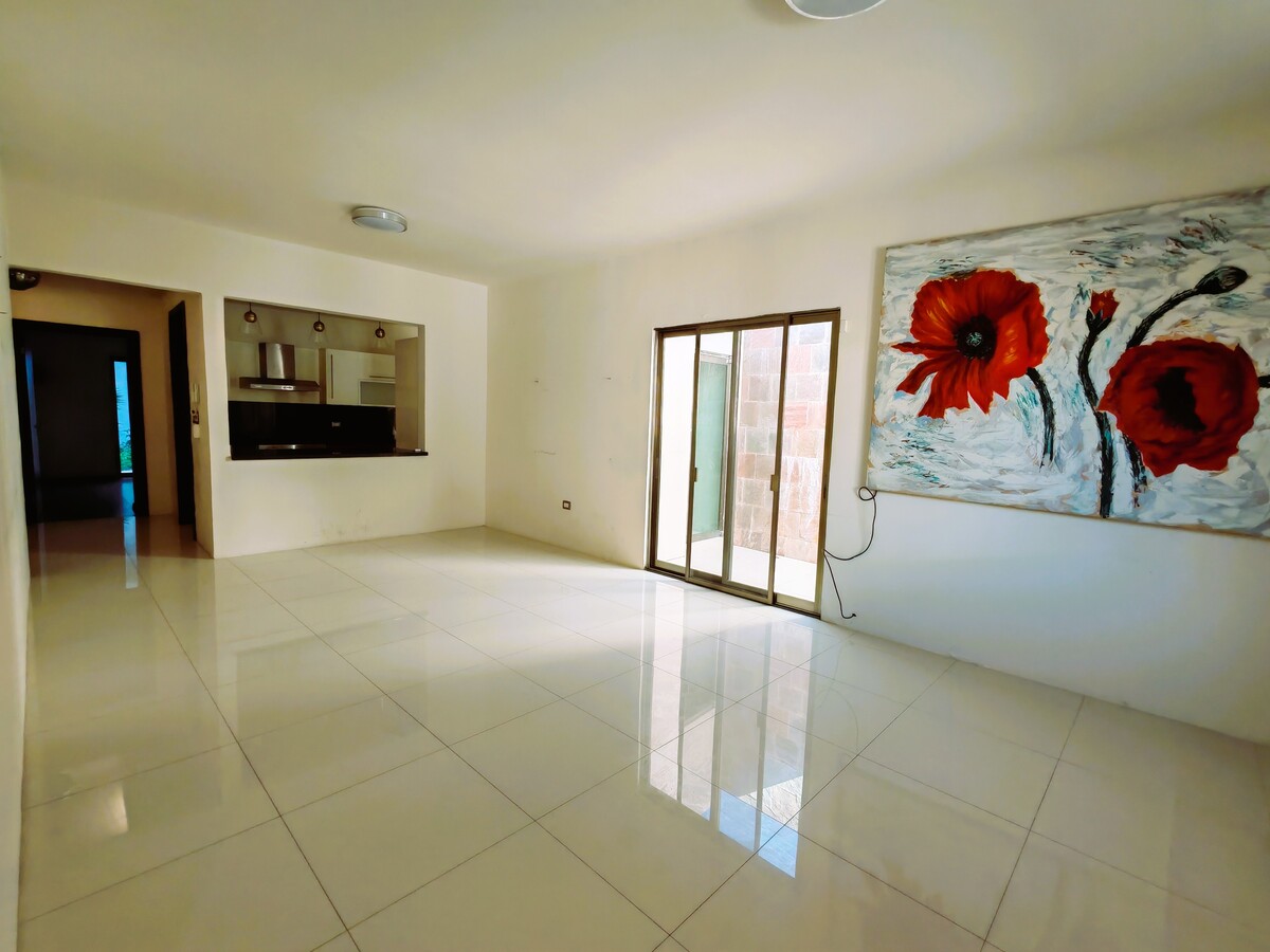 5 of 22: Sala/Comedor