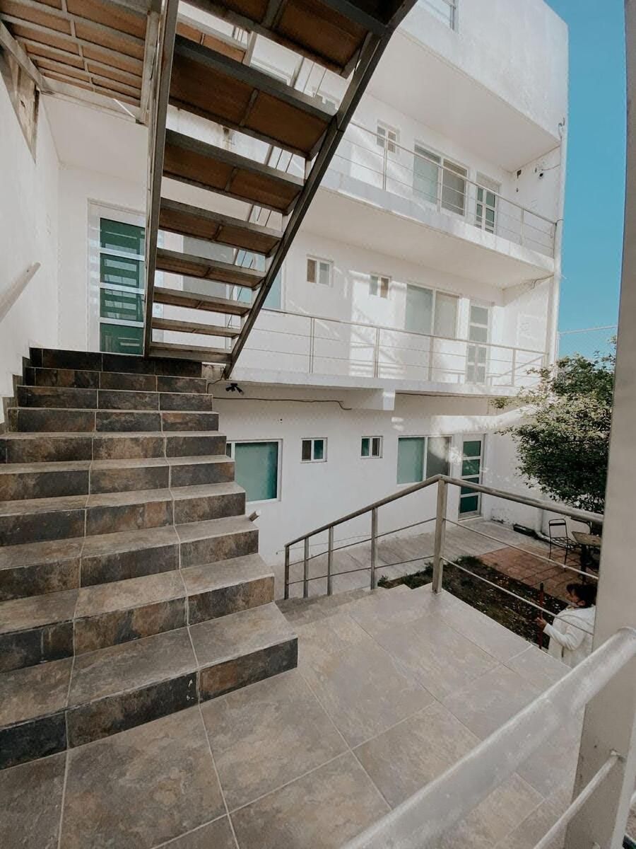 Venta para Inversión: Edificio 7 Deptos, 10 recs y local comercial. Queretaro