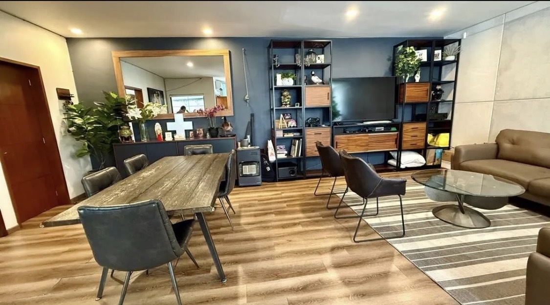 4 de 34: Casa en Jacarandas en Venta Fachada Sala y comedor