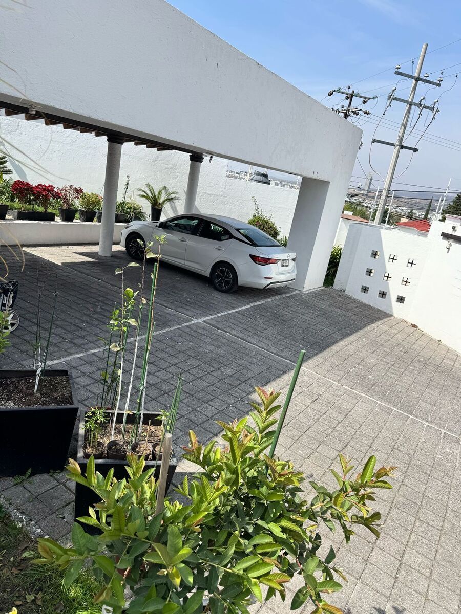 9 de 9: Área de estacionamiento amplio