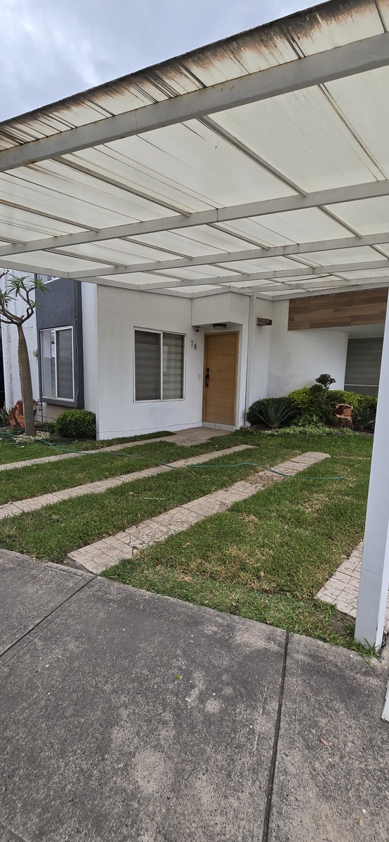 2 de 35: Casa en Venta en Antares Entrada