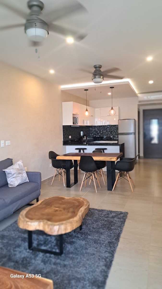1 de 9: Espectacular cocina y comedor!