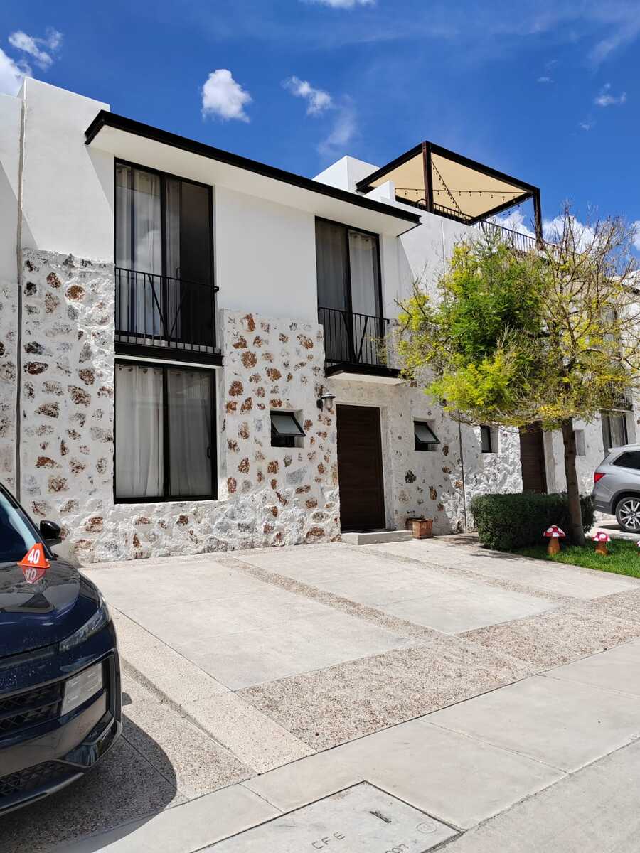 1 de 16: Fachada