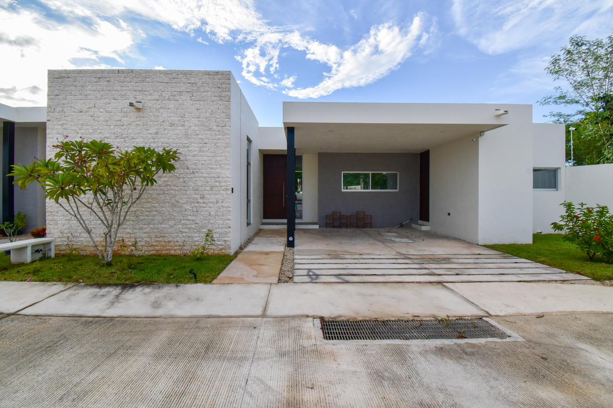 1 de 13: Fachada Principal