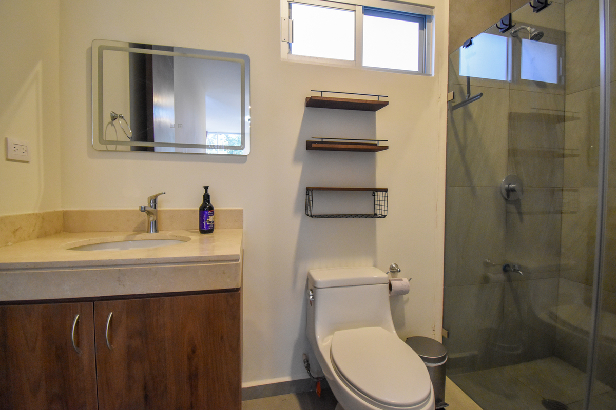 8 de 13: Baño Recámara Principal