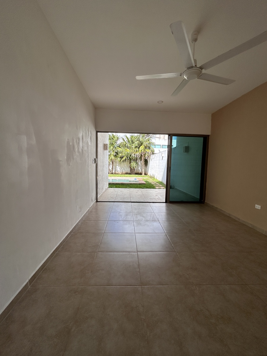 6 de 28: SALA - COMEDOR CON VISTA A LA TERRAZA