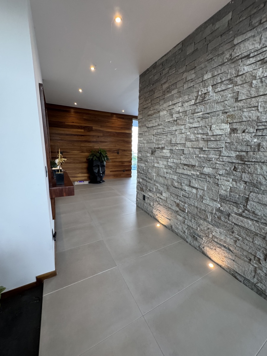 3 de 50: Casa en Venta en El Palomar Entrada