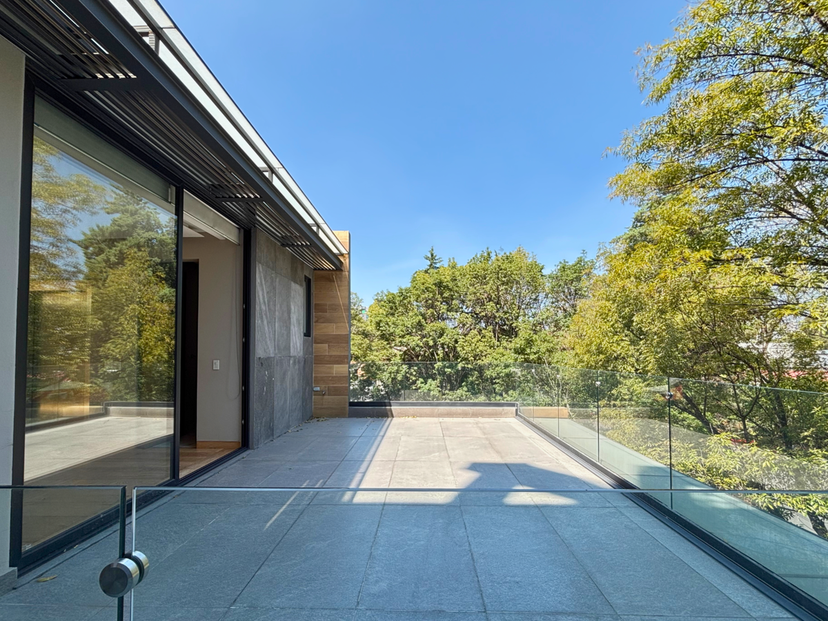 1 of 22: Terraza privada