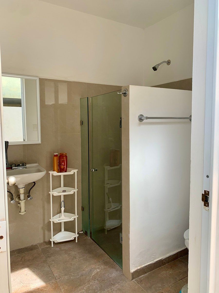 Baño completo junto a alberca, foto 19 de 29