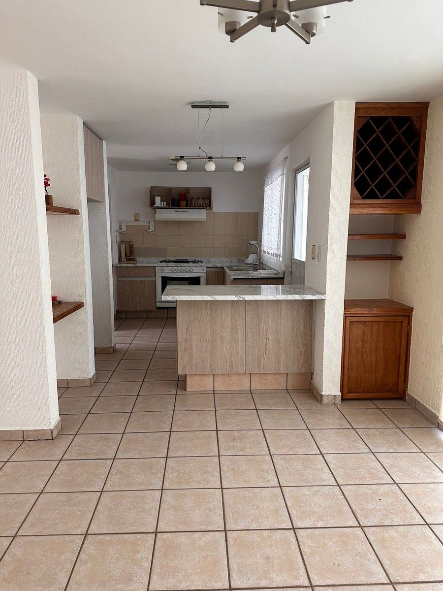 3 de 18: SALA , COMEDOR, COCINA