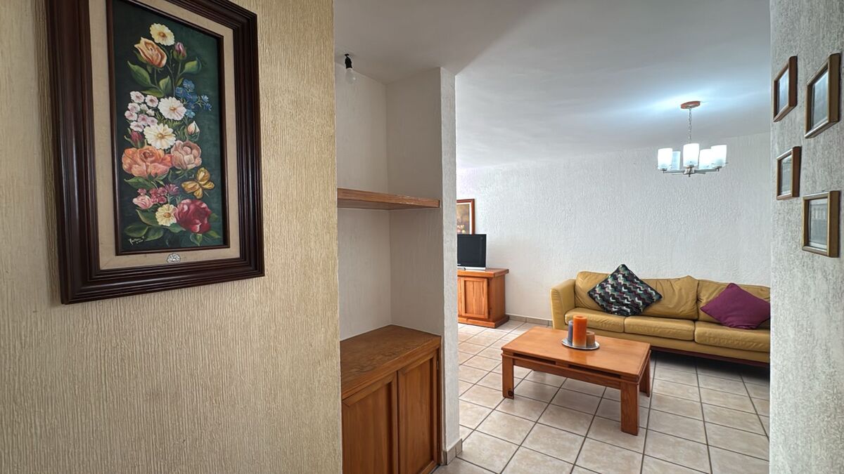 2 de 15: ACCESO A LA SALA