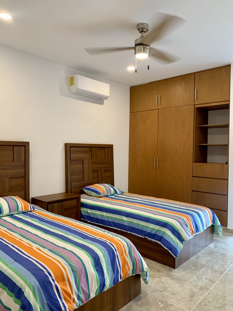 15 de 40: Recaámara 2 con camas individuales