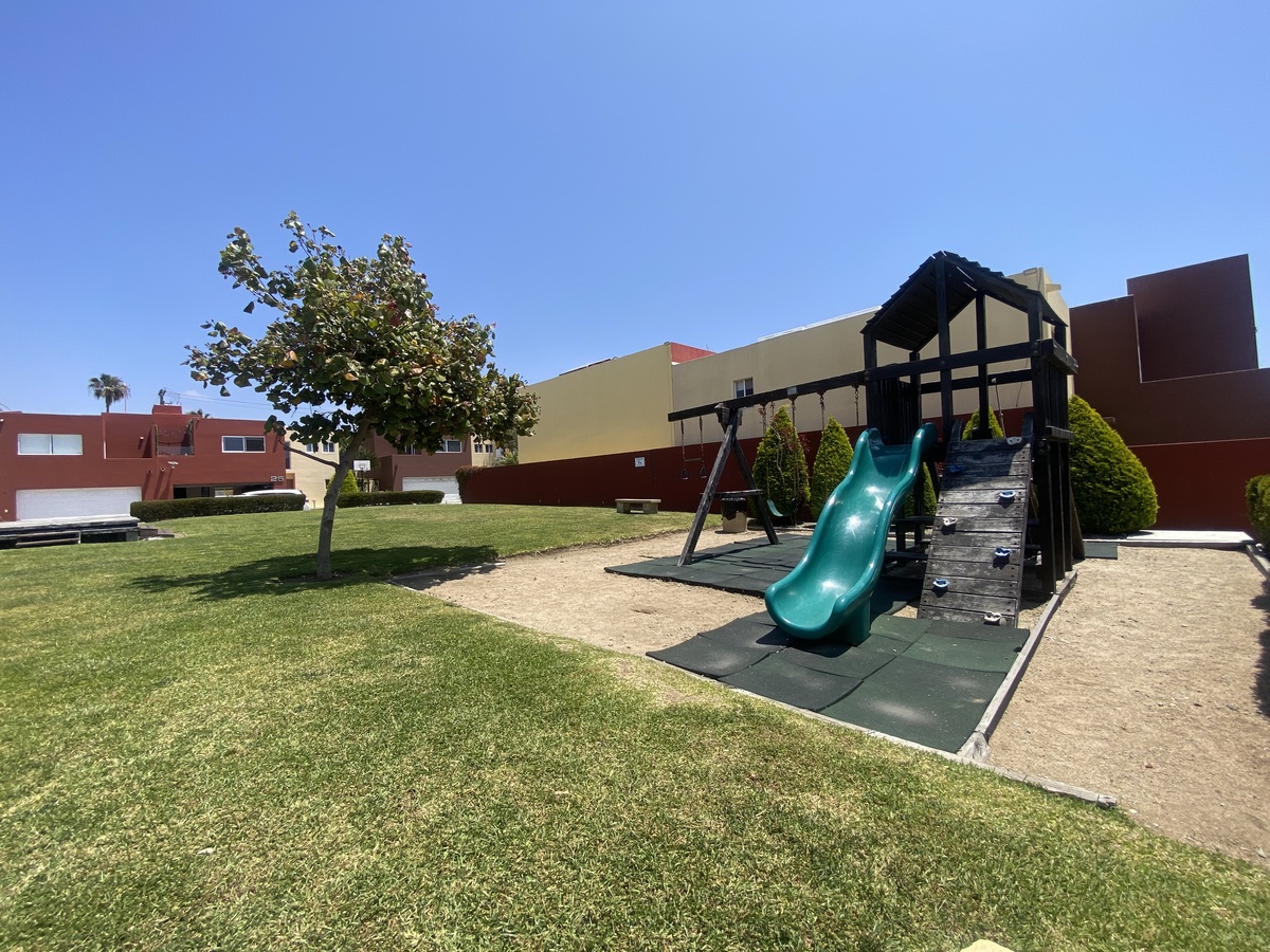 4 of 22: juegos infantiles