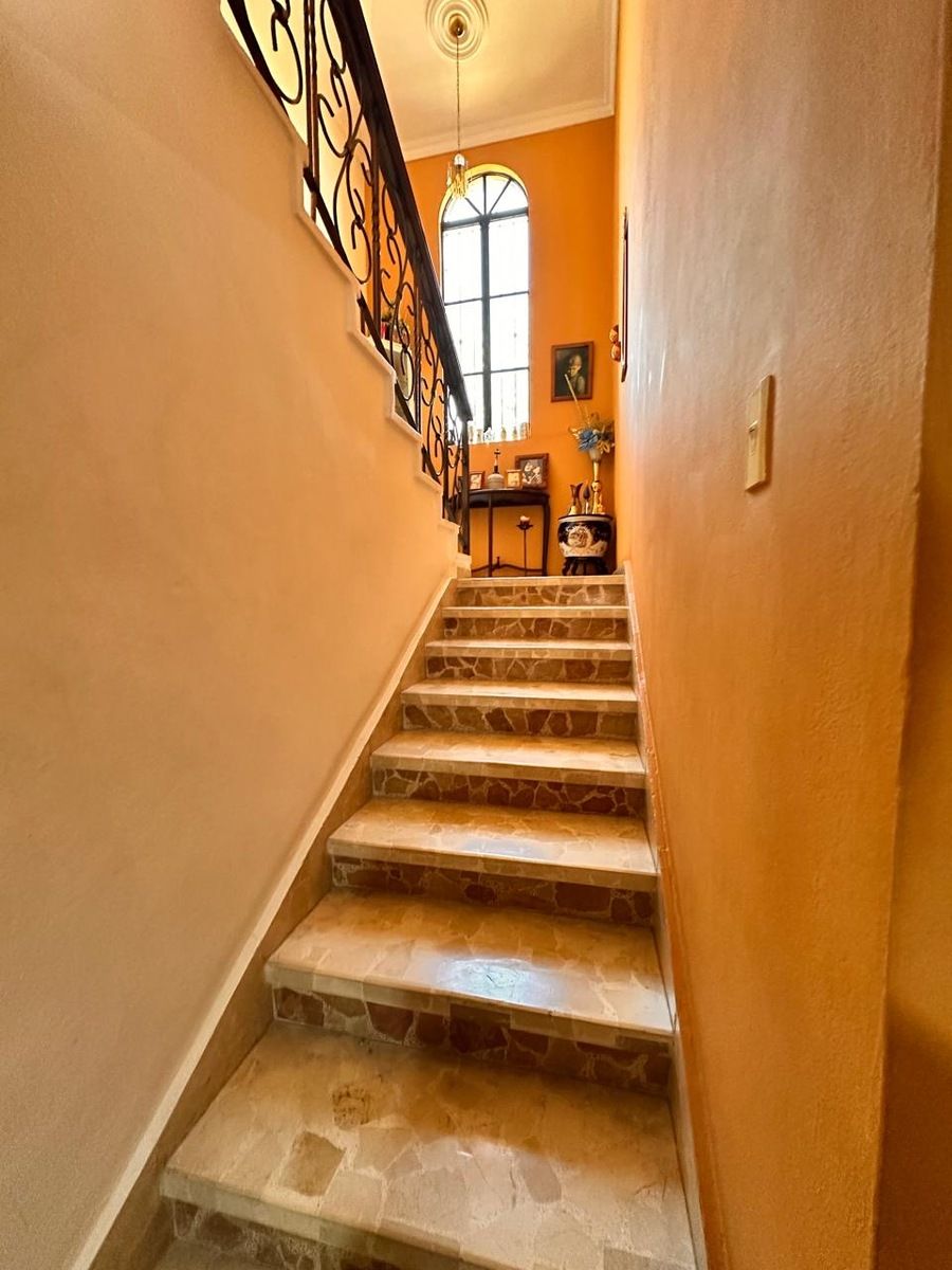 Escalera, foto 10 de 18