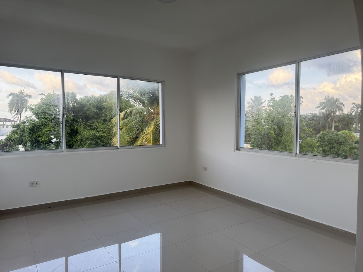 12 of 16: Sitting area in Master’s suite