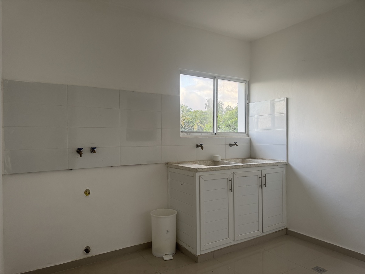 16 of 16: Laundry room