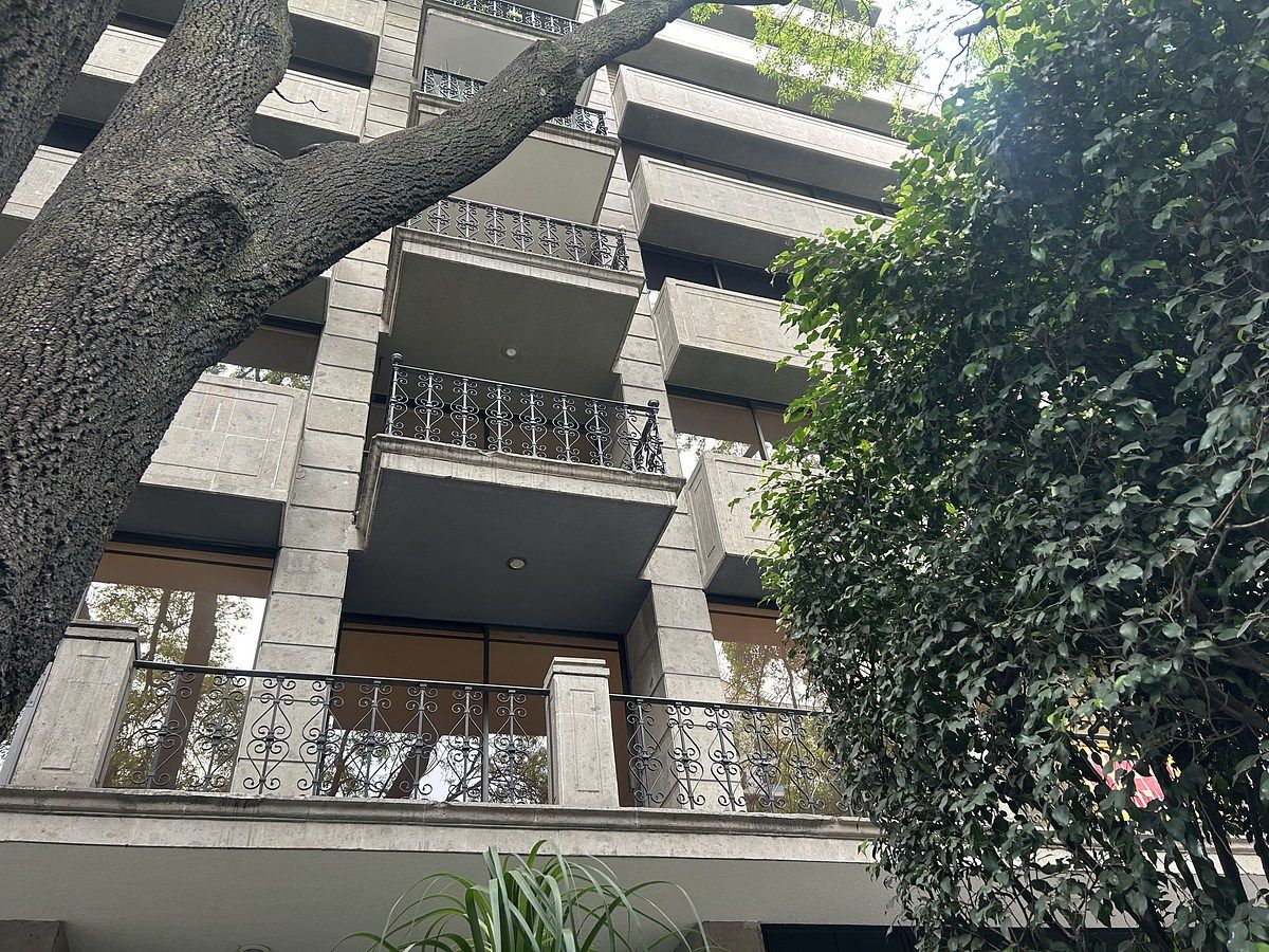 15 de 15: Fachada edificio